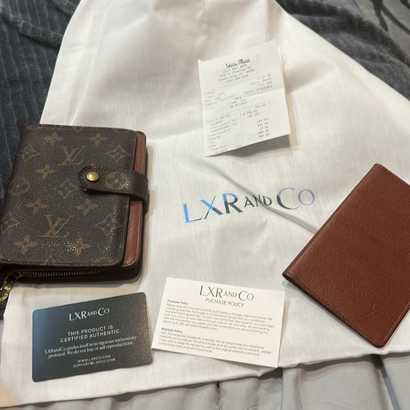 Louis Vuitton wallet - Picture 9 of 9